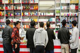 هیأت امنای صرفه‌جویی ارزی مسؤول توزیع الکل در داروخانه‌ها نیست