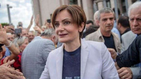 بانوی پرده‌نشین