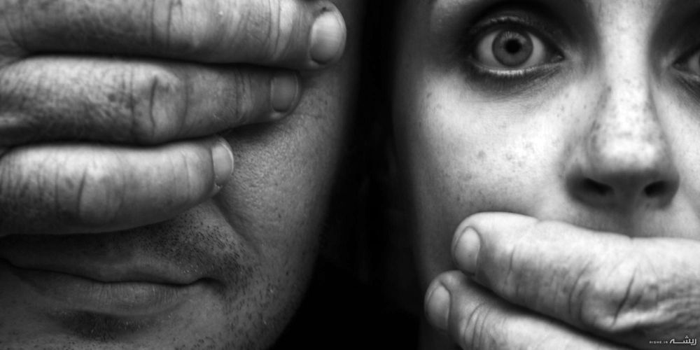 دستگیری زن معلم به دلیل انتشار فیلم و عکس مستهجن با پسر ۱۵ ساله