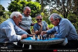 سالمندانی که افسرده و فقیر هستند