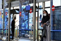 ستاد ملی مقابله با کرونا: اگر فردی از شهر نارنجی وارد هر شهری شد ۵۰۰ هزار تومان و از شهر قرمز یک میلیون تومان جریمه می شود