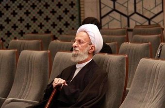 غسال آیت الله مصباح یزدی ابَربدهکار بانکی است /او پیکر روحانیون سرشناس را به خانه می برد و غسل می دهد! /۴۰ میلیارد تومان خمس را از کجا آورده است؟