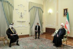 روحانی در دیدار وزیر خارجه قطر: همچنان بر طرح ابتکار صلح هرمز پایبند هستیم؛ کشورهای منطقه باید برای سرنوشت خود تصمیم بگیرند / هر زمانی که آمریکا تحریم ها را لغو و به قانون بازگردد، بلافاصله ایران هم به همه تعهدات خود برمی گردد