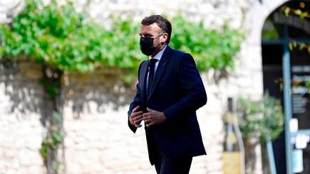 رئیسجمهوری فرانسه در جریان یک سفر داخلی سیلی خورد