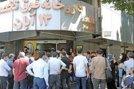 جستجوی &#8220;جان&#8221; در جولانگاه کرونا؛ صفِ دارو، حق مردم نیست