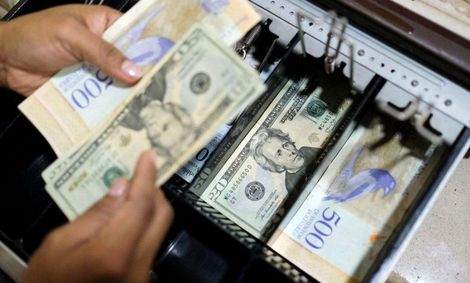 ردپای عوامل سیاسی در افزایش قیمت دلار