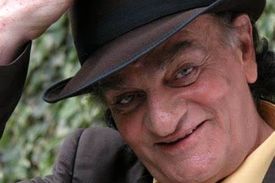 آقای اویسی به کرونا مبتلا نشده؟