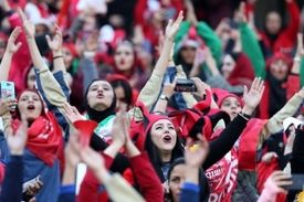 زن نگویید،بگویید تماشاگر برابر!