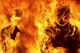 فرزند شهیدی که خودسوزی کرده بود درگذشت