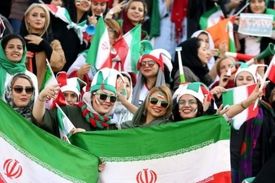 ورورد زنان به ورزشگاه از بهمن
