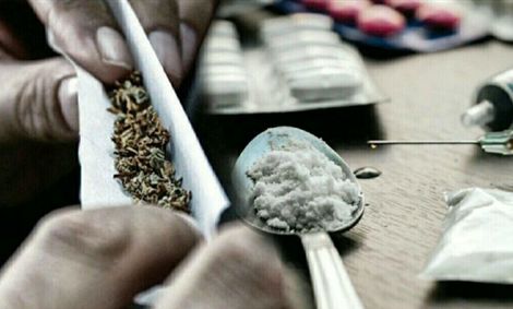 دستگیری فرد مروج شعار با مواد کرونا نمی گیرید!