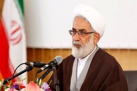در صنعت خودروسازی کشور دست های پشت پرده ای وجود دارد