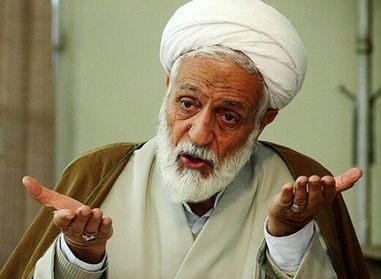 به خاطر لباس ورزشی، زنان در ورزشگاه حضور نیابند!