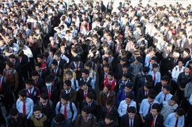 بستن کراوات در مدارس ممنوع شد