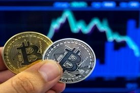 بیت کوین چند؟
