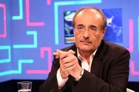 هنوز زمانی از شروع سال نگذشته است وزیری نامه داده &#8220;پول کم آورده ایم به ما پول بدهید&#8221;