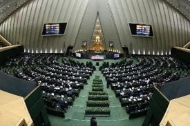 وزیر صمت اسامی نمایندگان تهدیدکننده را به وزارت اطلاعات تحویل دهد