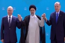 انتقاد آلمان از اردوغان برای حضور در عکس سه نفره با پوتین و رئیسی