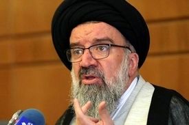 احمد خاتمی: برخی با ایجاد شبهه، می‌گویند امامان جمعه مسئله بی‌حجابی را مطرح می‌کنند تا گرانی‌ها را بپوشانند؛ این دروغ است