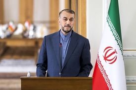 وزیر امور خارجه ایران خبر داد: گازدهی صدها سانتریفیوژ نسل جدید پاسخ ایران به اقدامات اخیر آمریکا بود
