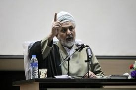 سپاهیان باید بدون ترس دست روی ماشه باشند تا از دستاوردهای انقلاب اسلامی دفاع کنند