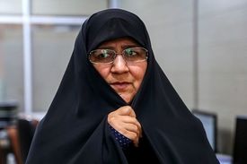 رئیس اندیشکده «زن و خانواده» دانشگاه امام حسین: هزینه می‌کنند تا انقلاب بی‌حجابی در ایران راه بیندازند