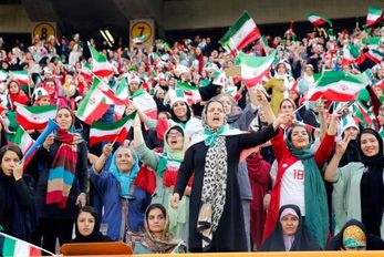 خانمهای استقلالی بلیت بخرند و به ورزشگاه بروند