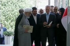 مخبر دفتر ریاست‌جمهوری را تحویل پزشکیان داد