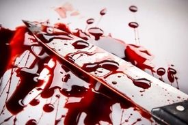 بخشش پسری که مادرش را با ۸ ضربه چاقو به قتل رساند