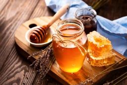 اینجا عسل تقلبی تولید می‌کردند