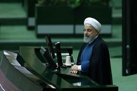 روحانی در منگنه / لاک دفاعی جواب نداد