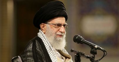 ‌می‌گویند حج را سیاسی نکنید؛ حج یک کار سیاسی است که عیناً تکلیف دین است/ دولت سعودی امنیت و کرامت حجاج را تأمین کند
