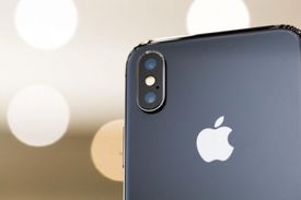 اپل به مکالمات کاربران گوش می‌دهد