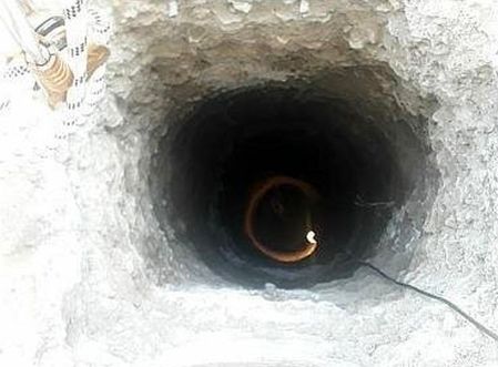 تصاویری از سقوط زن ۳۸ ساله به چاه پمپ‌بنزین آزادگان