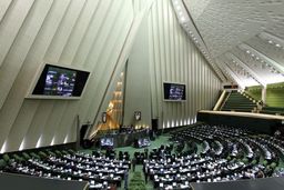 جلسه غیرعلنی مجلس برای بررسی افزایش قیمت بنزین برگزار می‌شود