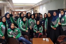 اقدام جالب زنان در استادیوم+عکس