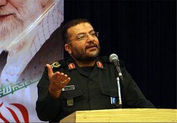 سردار سلیمانی: هرجا ایران، نظام سلطه را شکست داده با تکیه بر بسیج بوده/ ترامپ کثیف دنبال این است که آمریکا را از بنبست خارج کند.